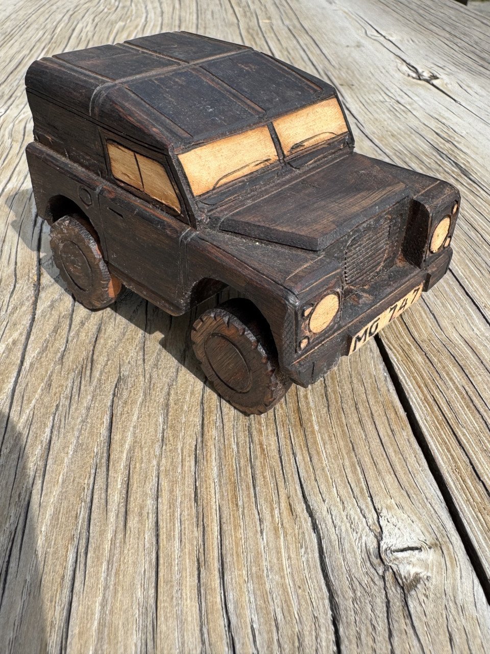 Land Rover modellen,  hout gesneden