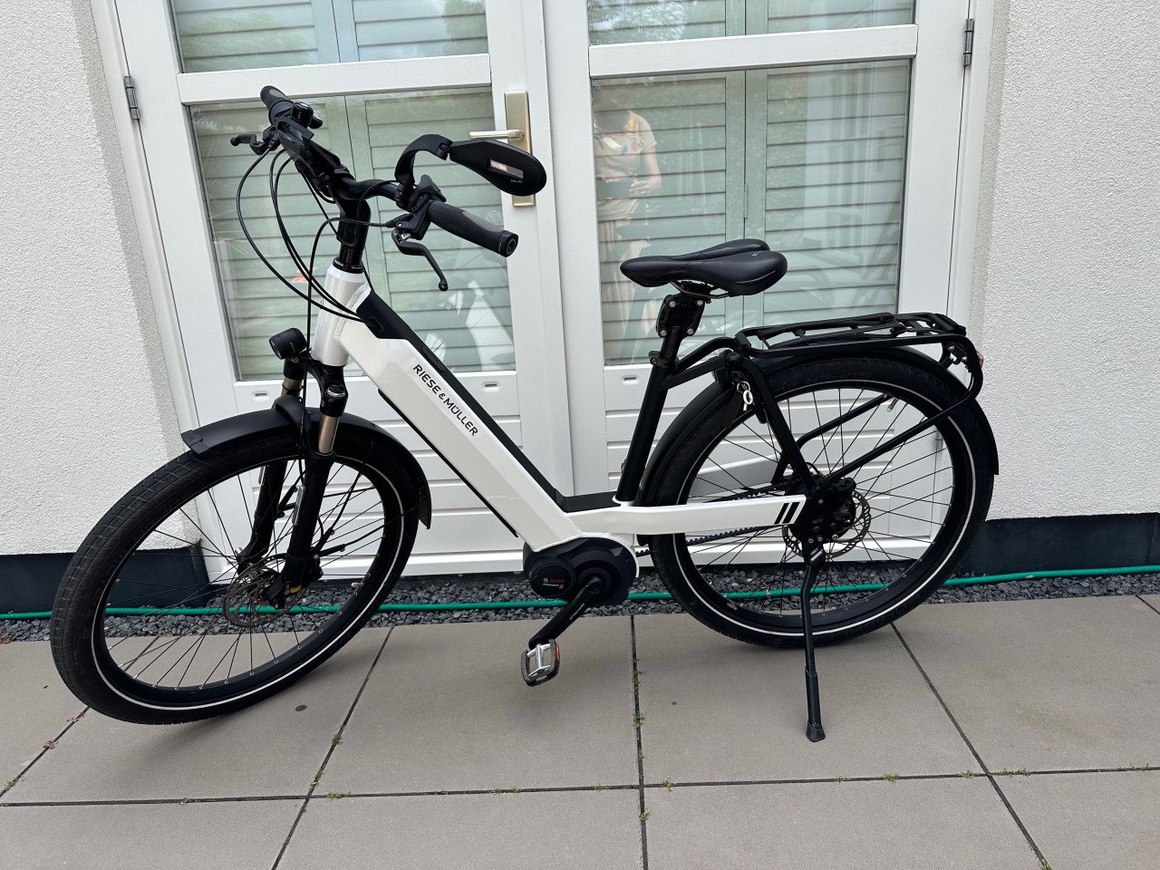 Prachtige witte Riese & Muller ebike
