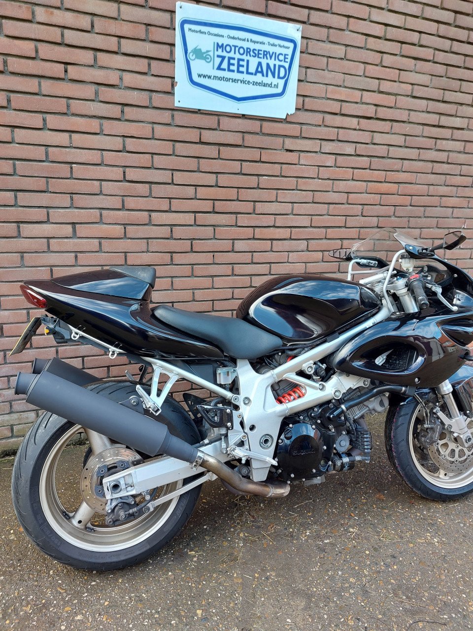Suzuki TL1000S (Old school superbike)