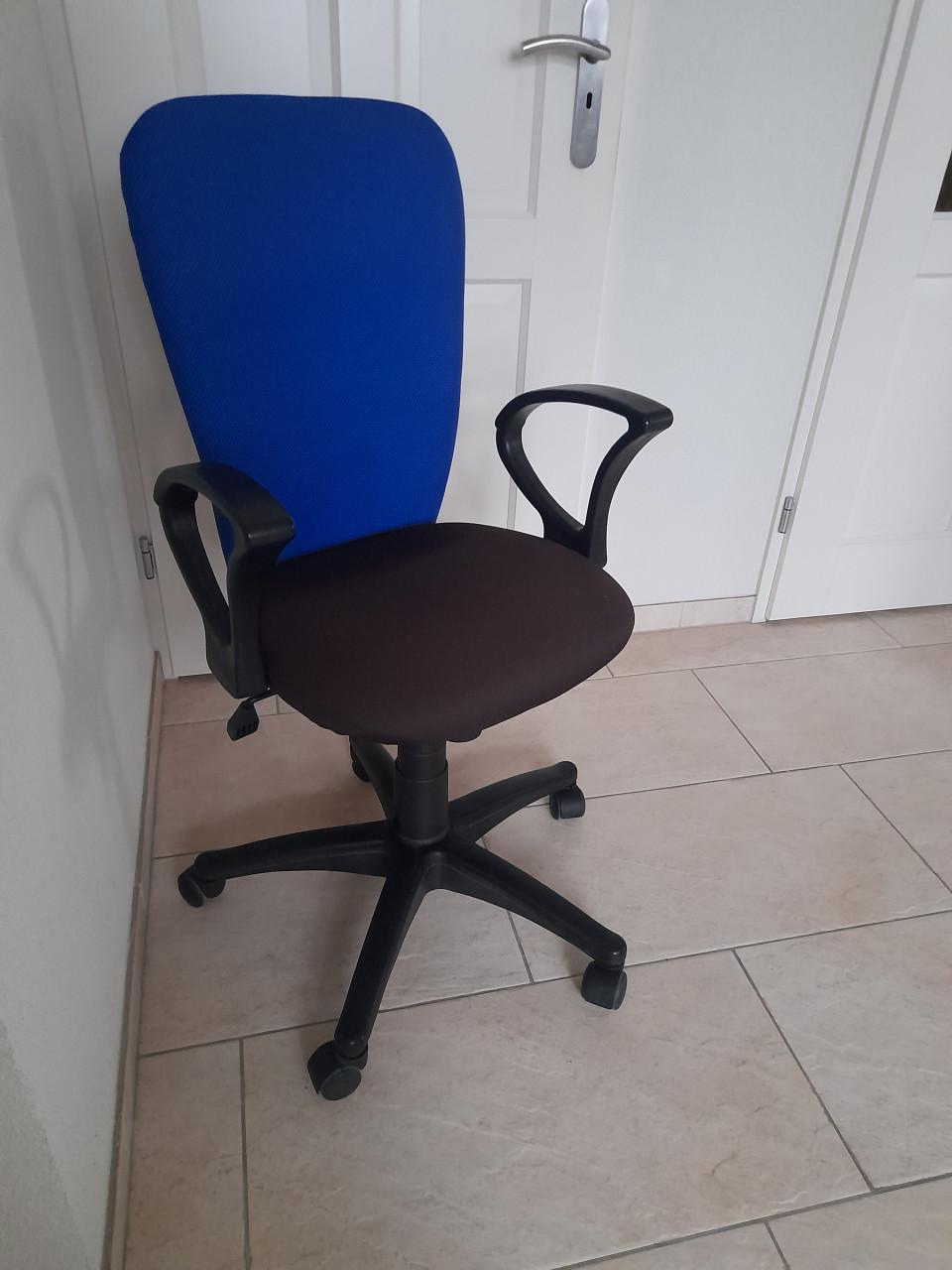 Bureaustoel (in goede nette staat)