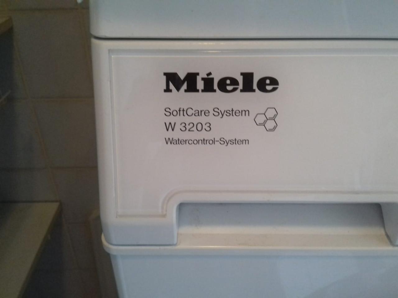 Wasmachine Miele W3203 SoftCare System. Goed werkend.