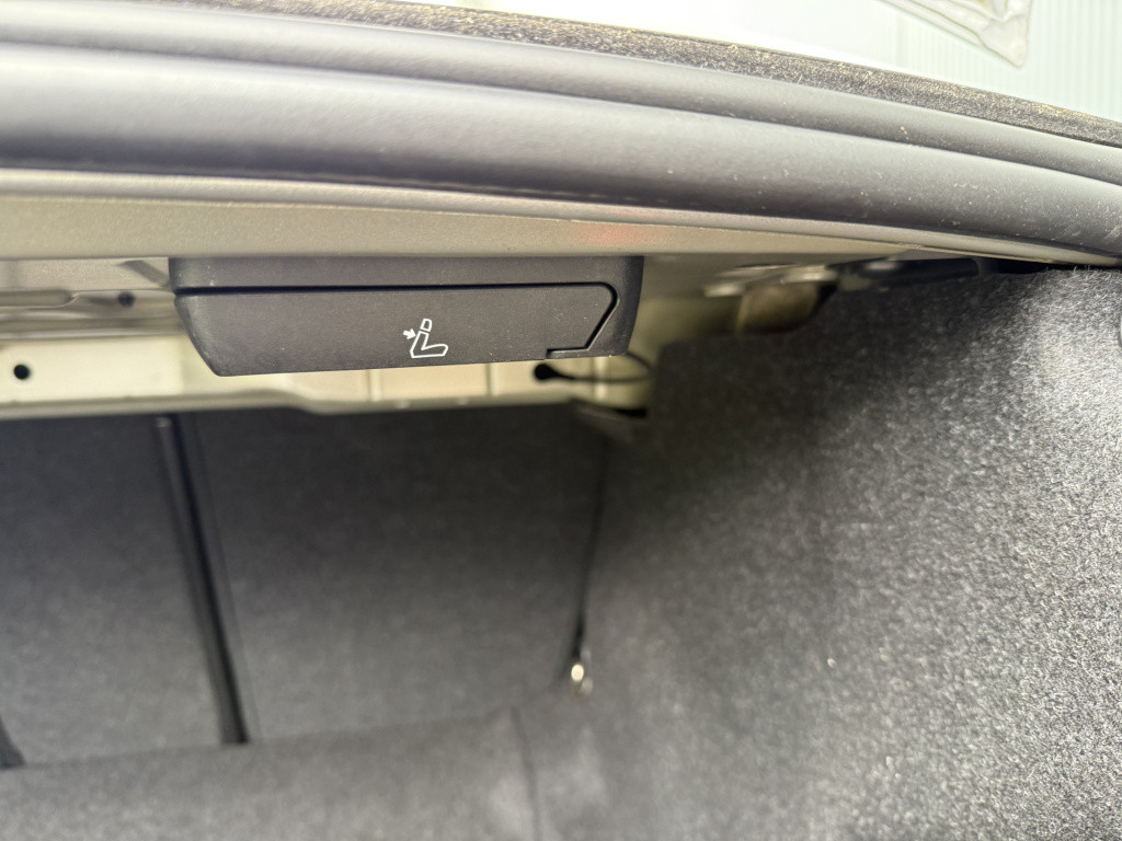BMW 3-serie 320i automaat high executive sedan