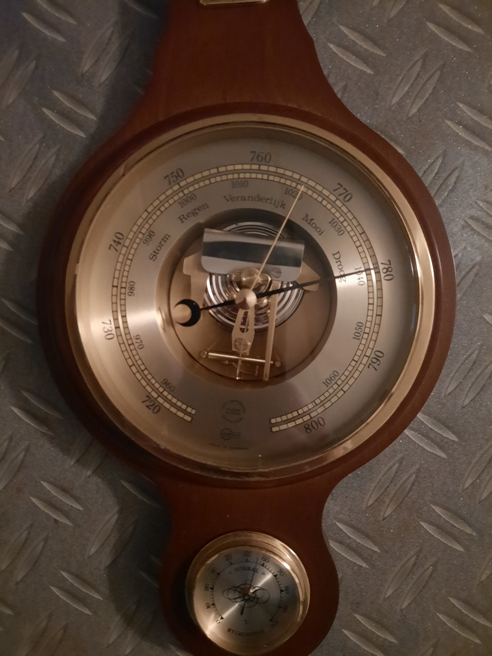 Houten barometer met thermometer