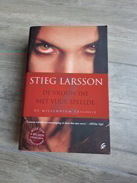 De vrouw die met vuur speelde van Stieg Larsson