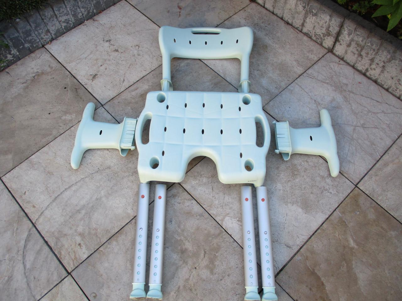 Zgan stevige Etac Swift douchestoel in hoogte instelbaar en demontabel