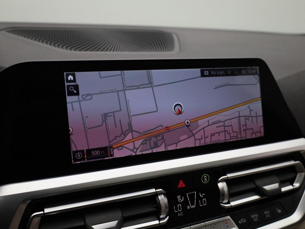 BMW 3-serie touring 318i sport line | automaat | apple carplay / android au