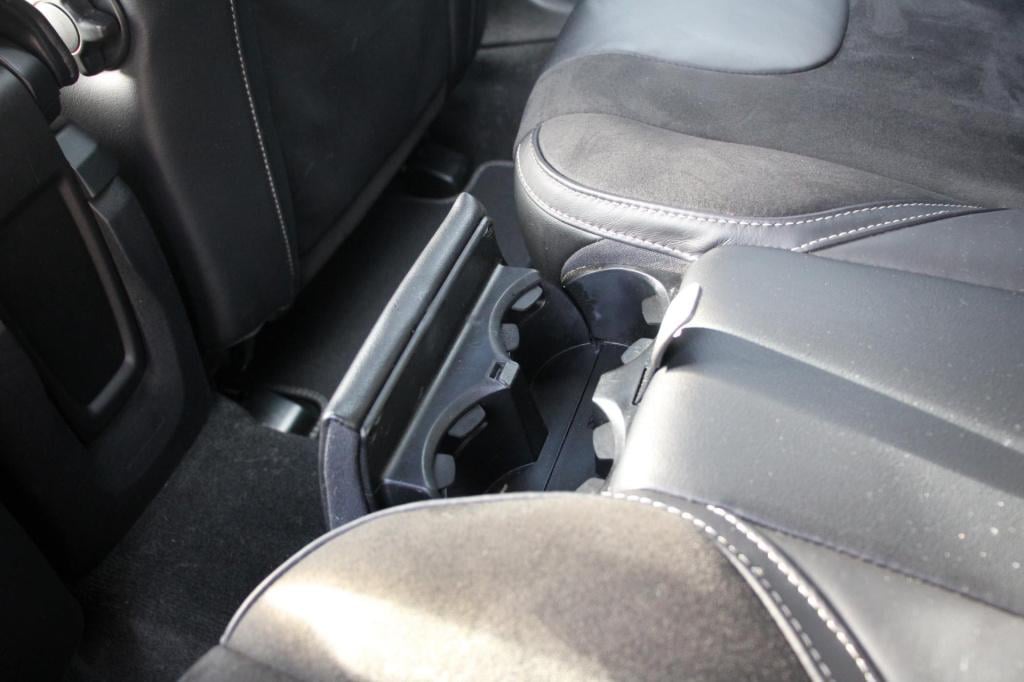 Volvo V40 2.0 t2 r-design - leder/alcantara - harman kardon - led - navi - 