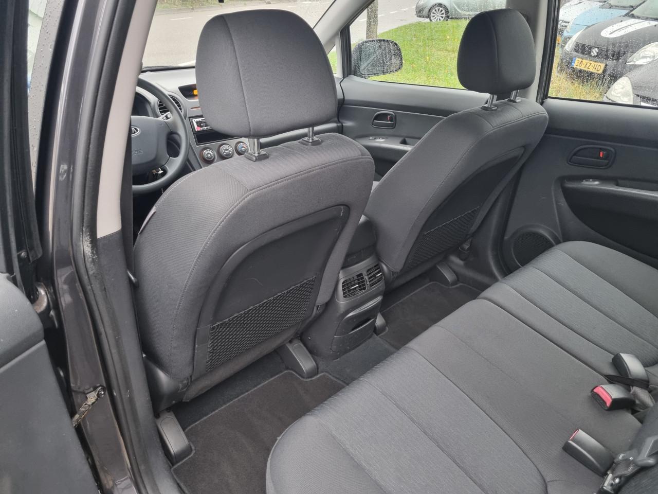 Kia Carens 2.0 CVVT X-tra | Hoge instap | 150.556 KM!