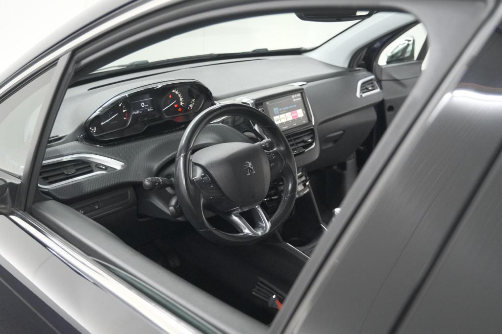 Peugeot 208 puretech 110 tech edition | camera | apple carplay | parkeersen
