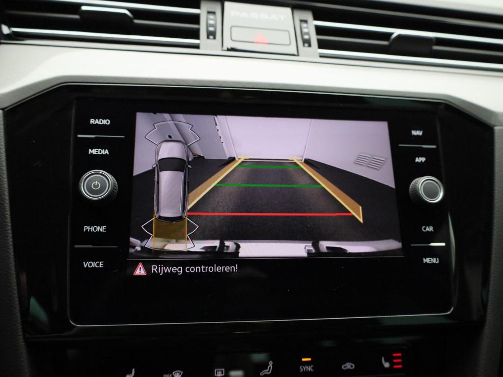 Volkswagen Passat variant 1.5 tsi business | automaat | lmv | parkeer senso
