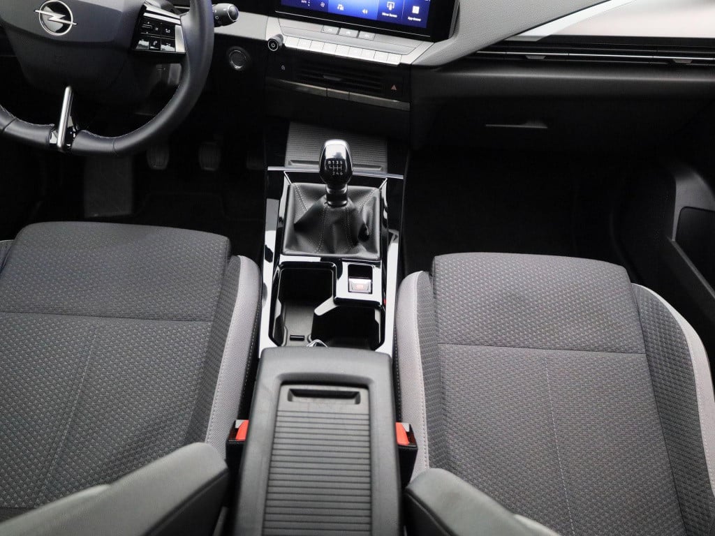 Opel Astra 1.2 edition | lmv | parkeer sensoren | led | navigatie | cruise 