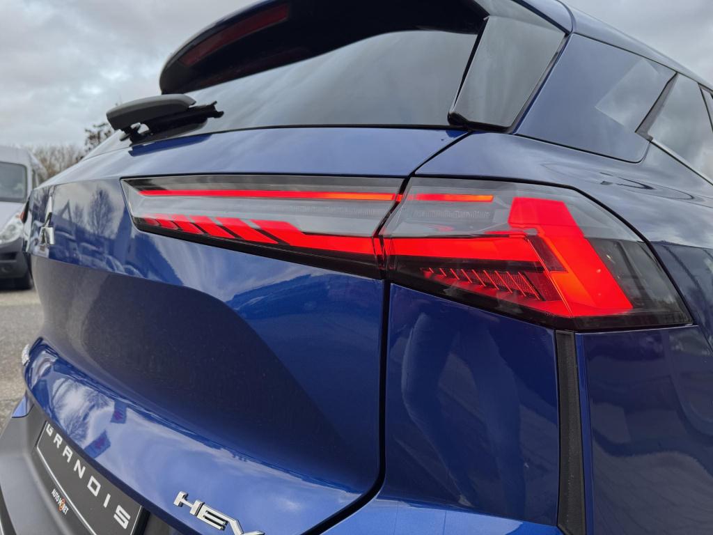 Mitsubishi Grandis 1.8 hev first edition