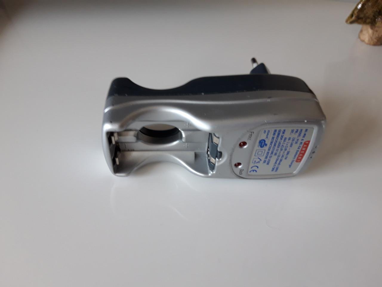 Batterijoplader voor AA en AAA batterijen