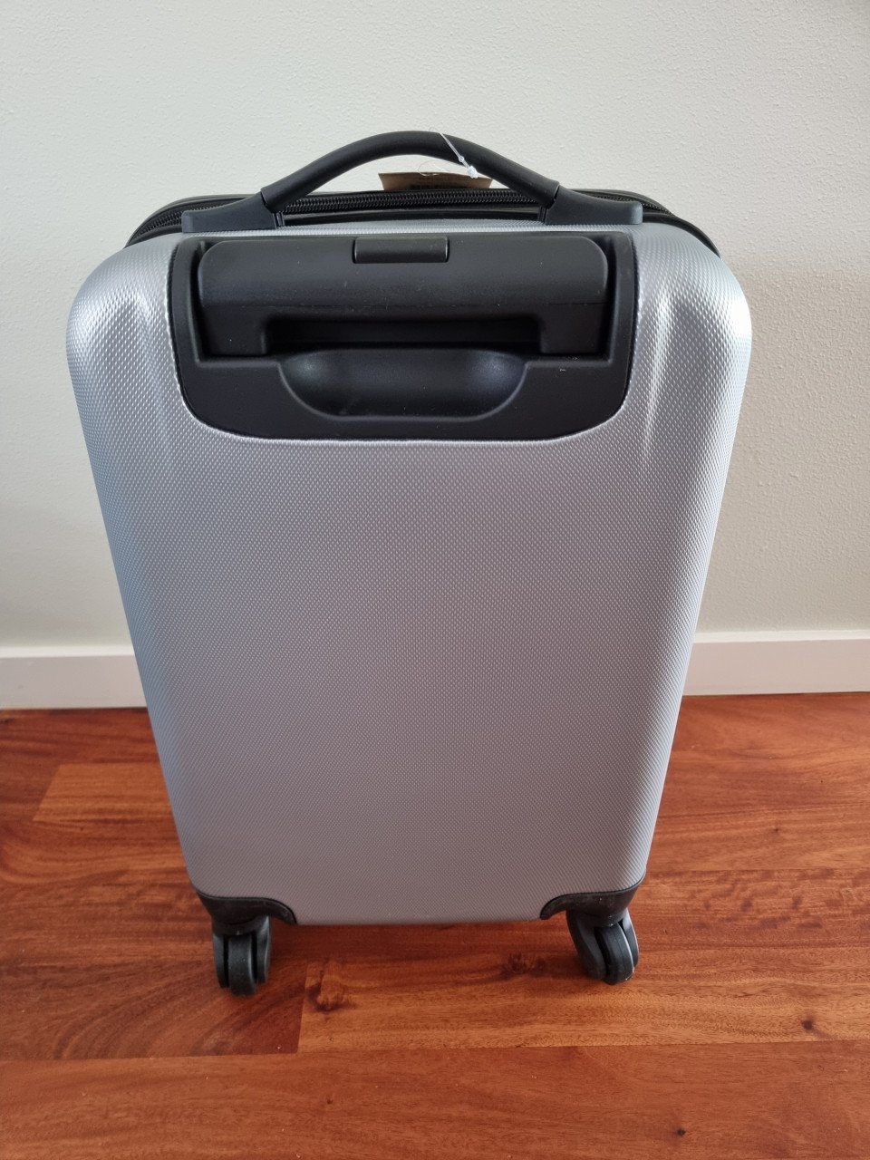 Nieuwe reiskoffer (hand bagage) Zilverkleur met zwart.