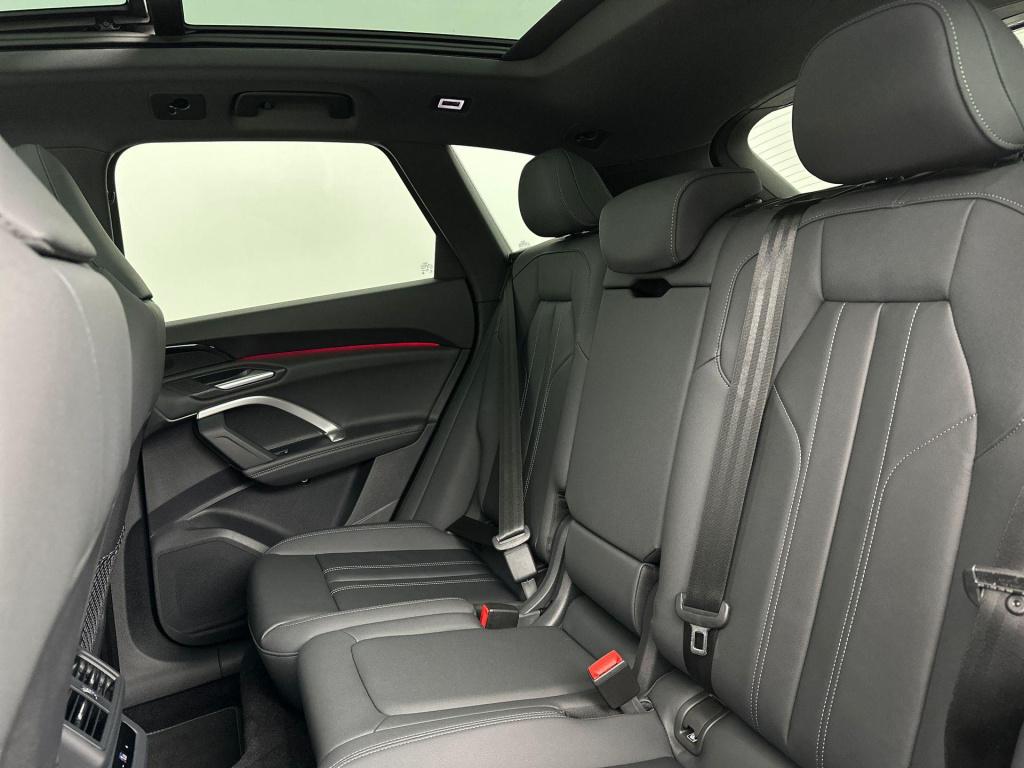 Audi Q5 s edition competition e-hybrid 270 kw / 367 pk suv