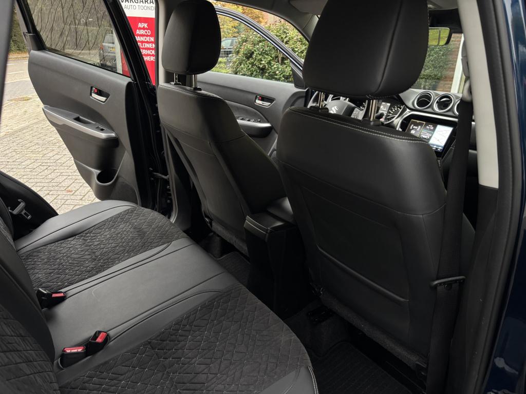 Suzuki Vitara 1.4 boosterjet style smart hybrid
