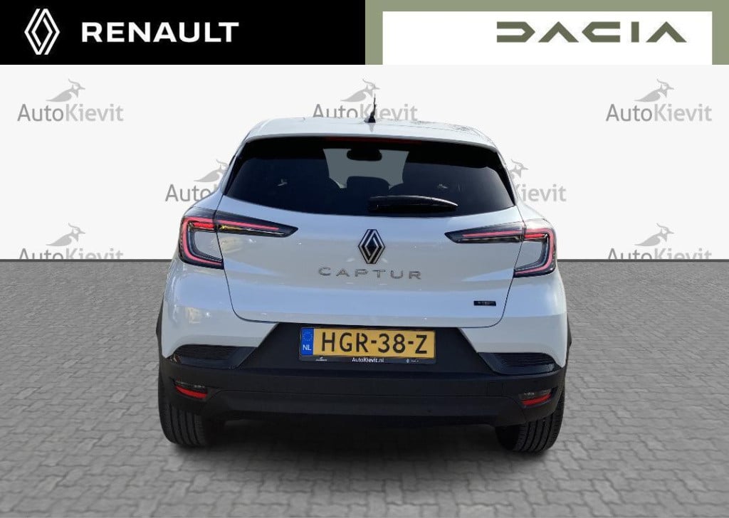 Renault Captur 1.6 e-tech hybrid 145 techno