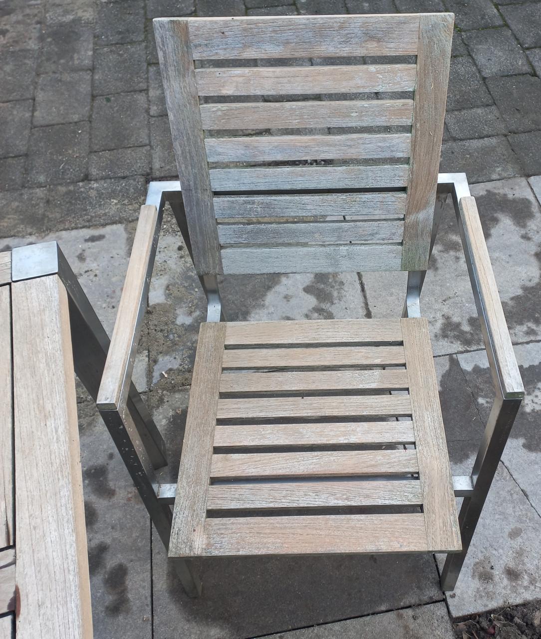 Tuintafel + 2 bijpassende stoelen