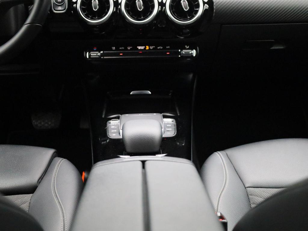 Mercedes-Benz A-Klasse 180 business solution | automaat | apple carplay / a