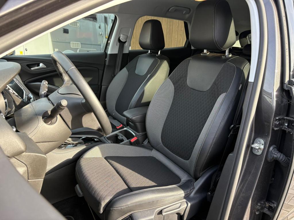 Opel Grandland X 1.2 turbo business executive