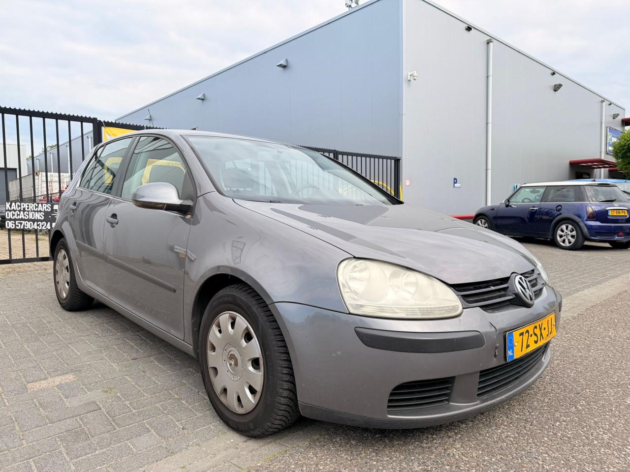 Volkswagen Golf 1.6 FSI Turijn APK tot September! €999 Rijd goed!