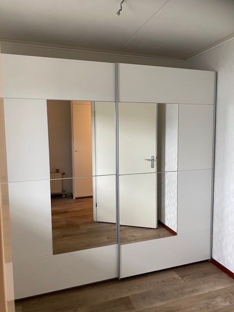 Mooie kledingkast 2.20 br.
