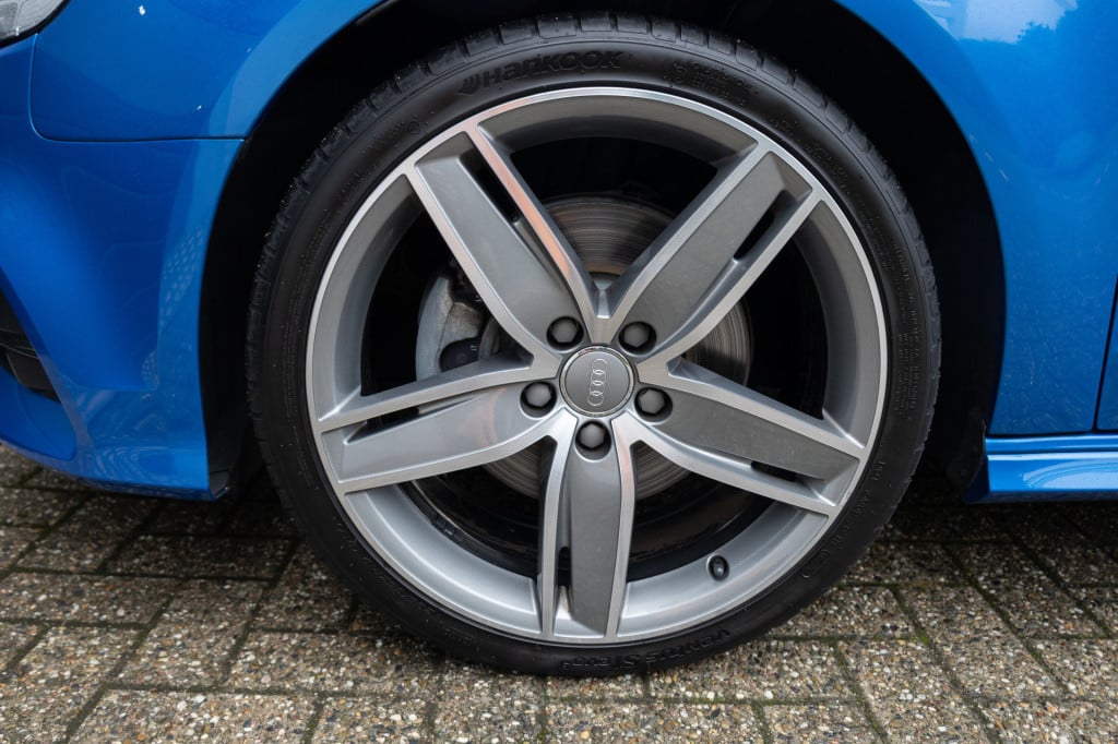 Audi A3 sportback 1.5 tfsi s line edition ✅pano✅matrix✅optiekzwart✅b&o