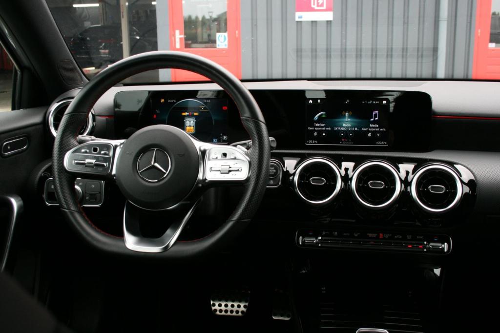 Mercedes-Benz A-Klasse 180 business solution amg