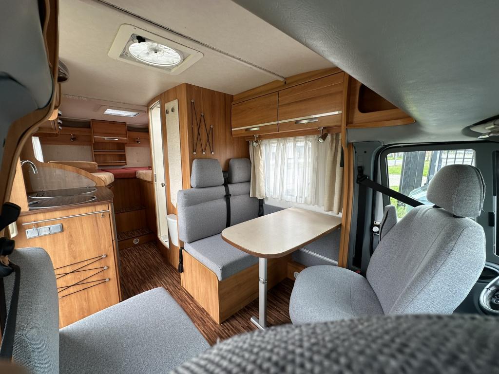 Hymer Onbekend hv 562 compacte hymer van | half-integraal met lengtebedden 