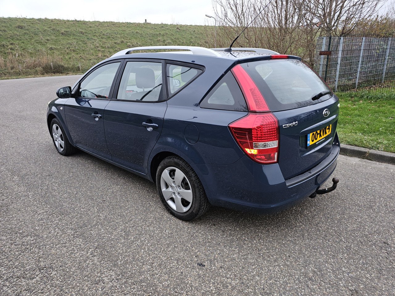 Kia cee'd 1.4 CVVT X-tra Airco! In Zeer Goede Staat!