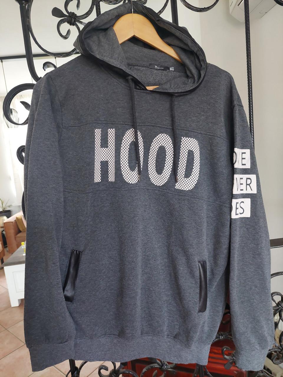 Grijze unisex Hoody mt xxl met applicatie