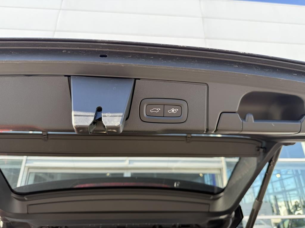 Volvo XC60 t8 455pk recharge ultra black edition| full options! luchtvering