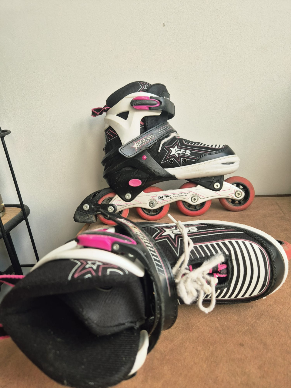 Skates