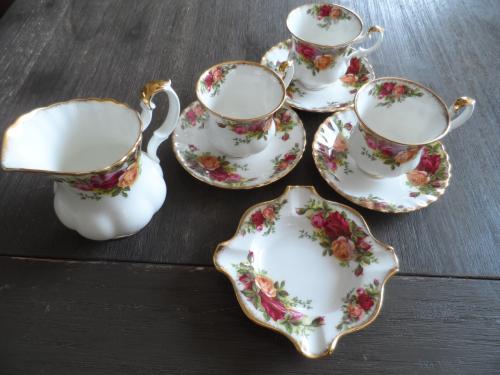ROYAL ALBERT  Old Country Roses