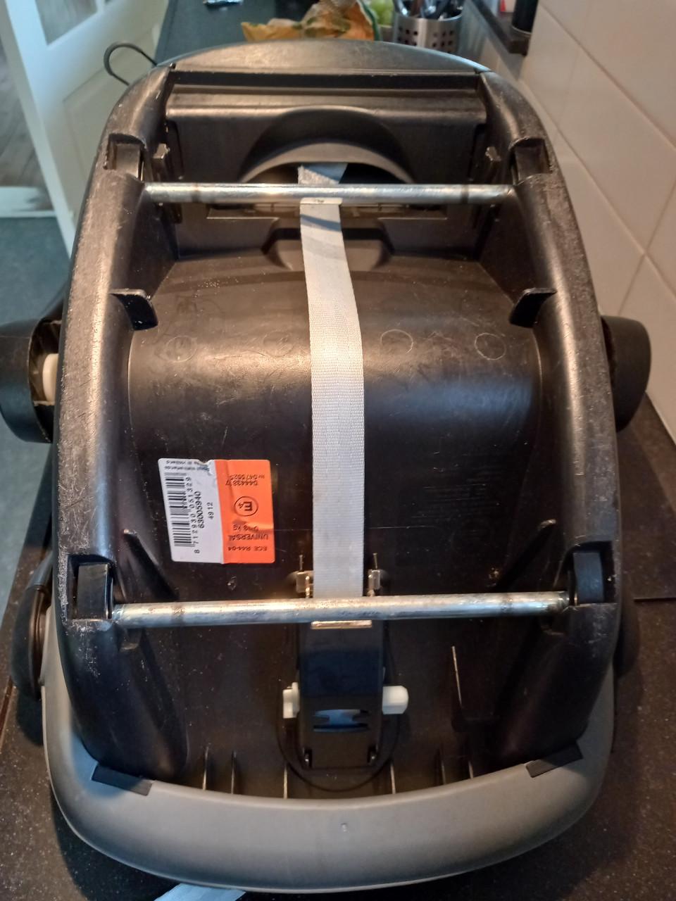 Maxi Cosi Pebble en Pearl met ISOfix base