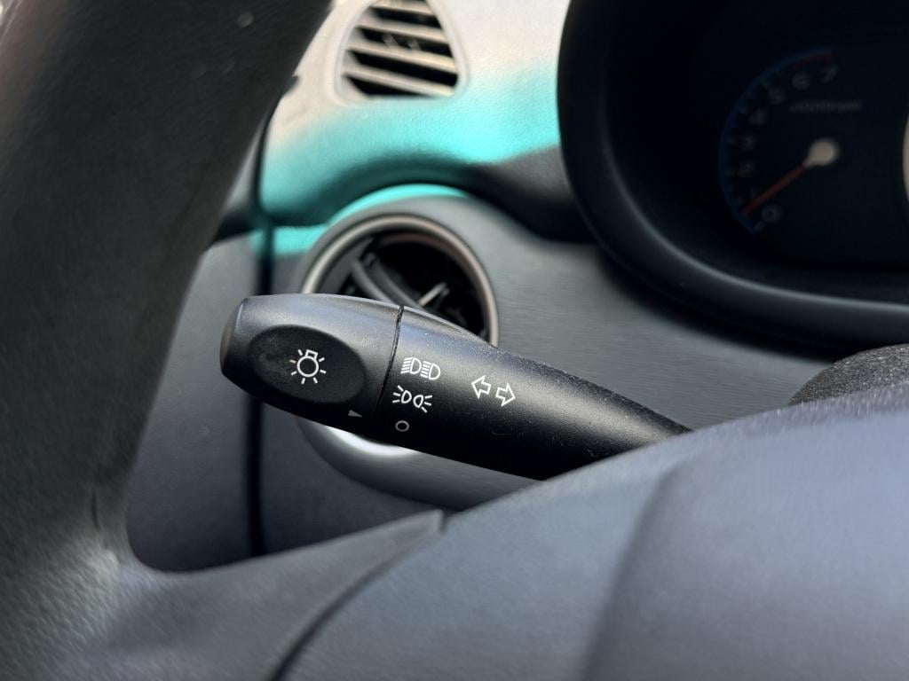 Hyundai I 10 1.1 active | nieuwe apk | radio | meeneemprijs