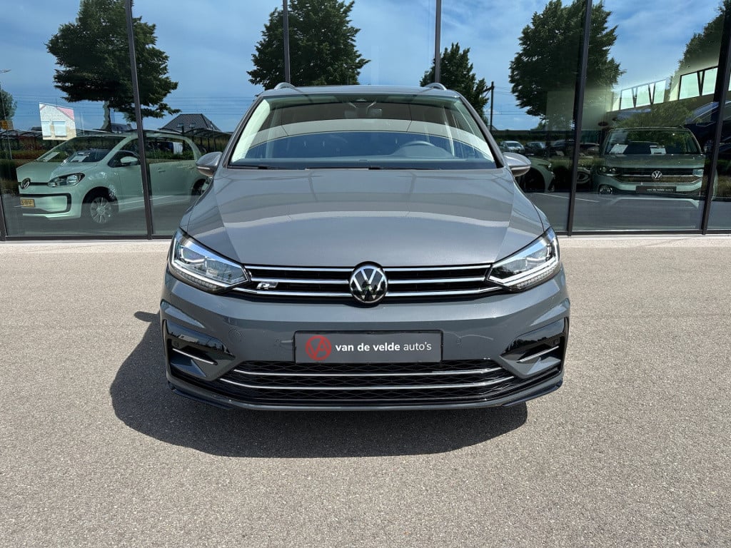Volkswagen Touran 1.5 tsi 150pk dsg r-line highline | led | trekhaak | dode