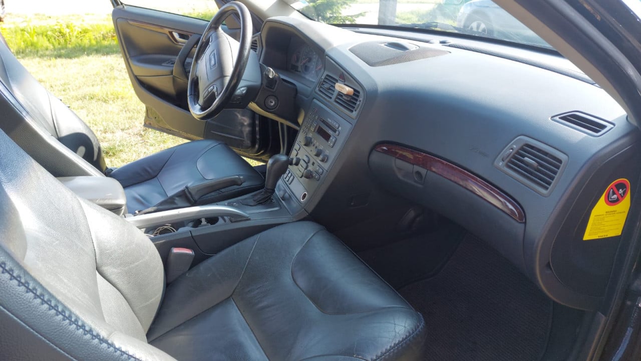 Volvo XC70 2.5T AWD Benzine 5 Cilinder 2001 Zwart