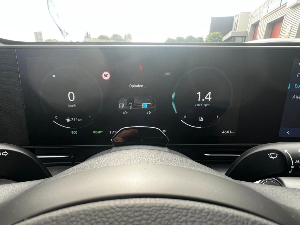 Hyundai Kona 1.6 gdi hev comfort smart, camera, carplay enz.. nieuwstaat!!