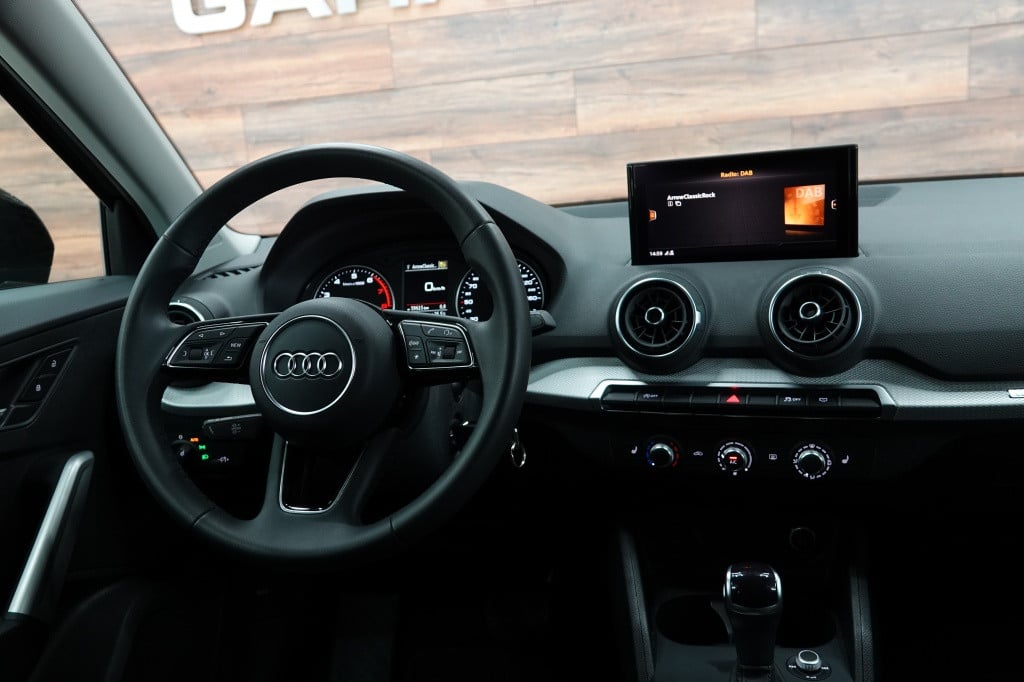 Audi Q2 1.5 tfsi | led | pdc | stoelverw. | airco |