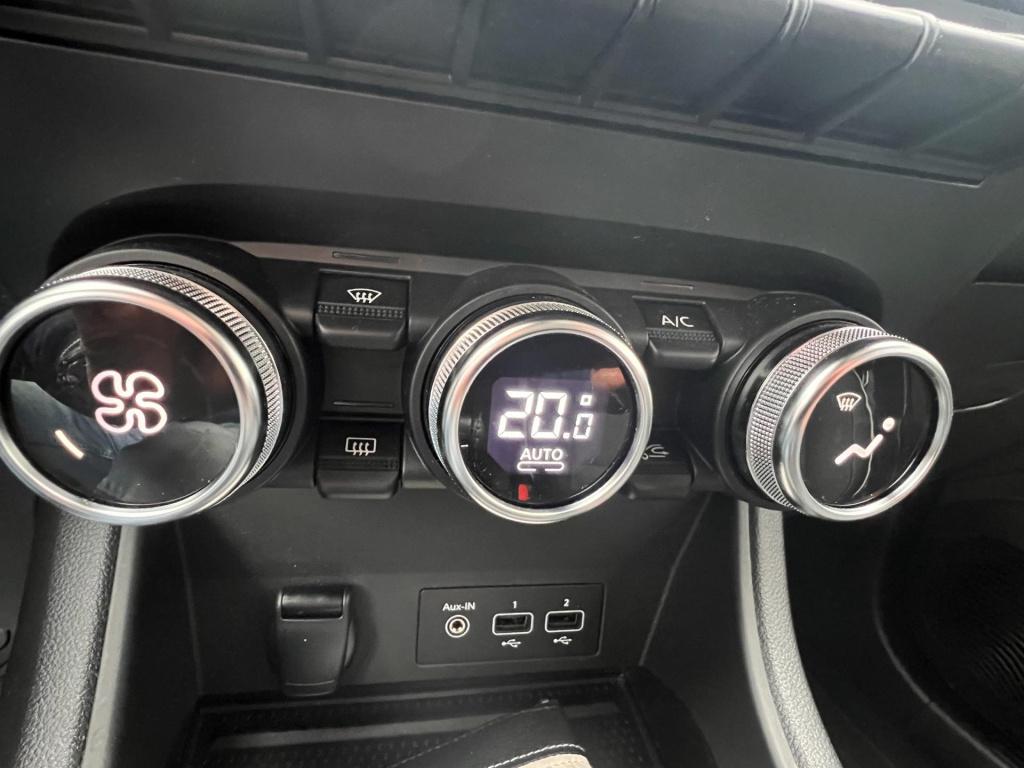 Renault Captur 1.3 tce 140 aut, intens met vele opties, camera, zelf sturen