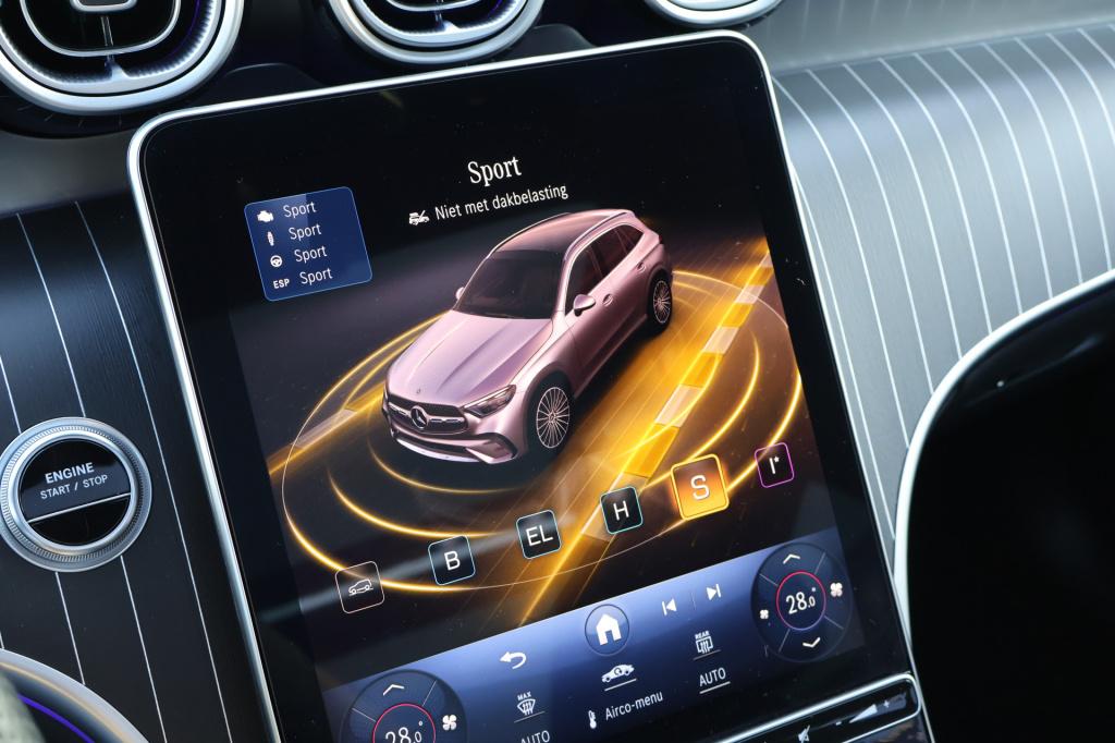 Mercedes-Benz Glc 300e 4matic amg line l techniek pakket l luchtvering l pa