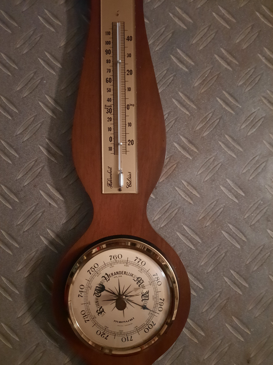 Houten barometer met thermometer