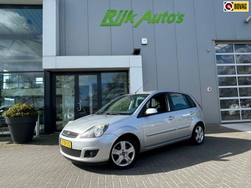 Ford Fiesta 1.3-8v futura * airco * trekhaak * l.m. velgen * e.l. ramen