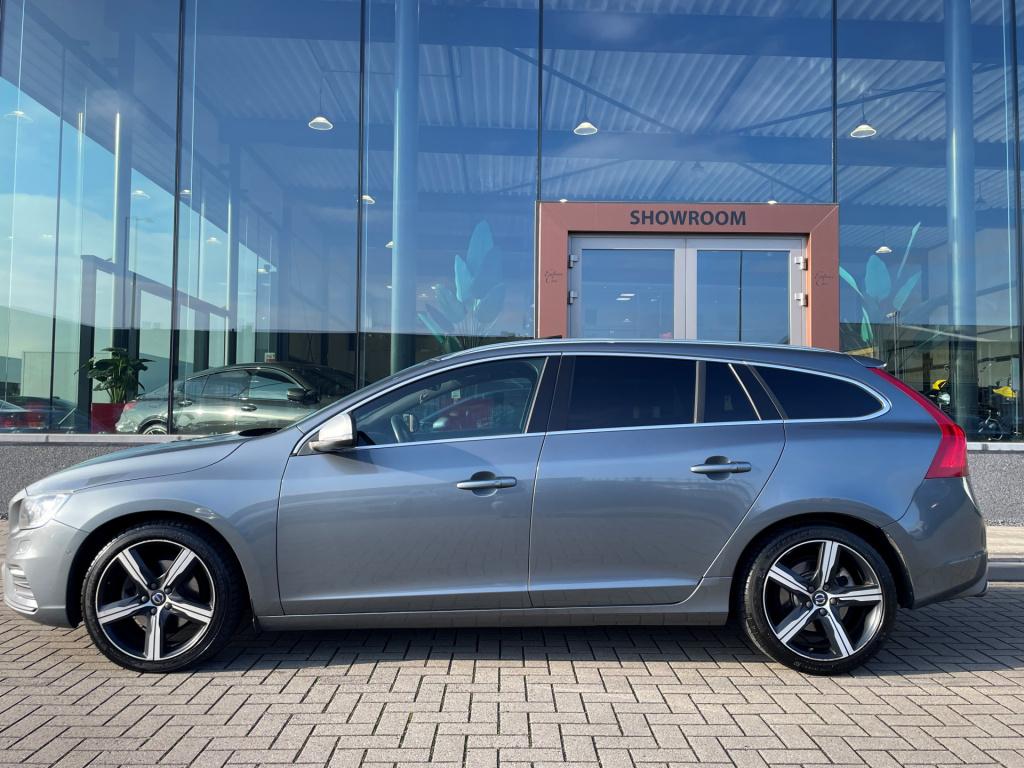 Volvo V60 2.0 d4 r-design automaat | schuifdak | leder | trekhaak