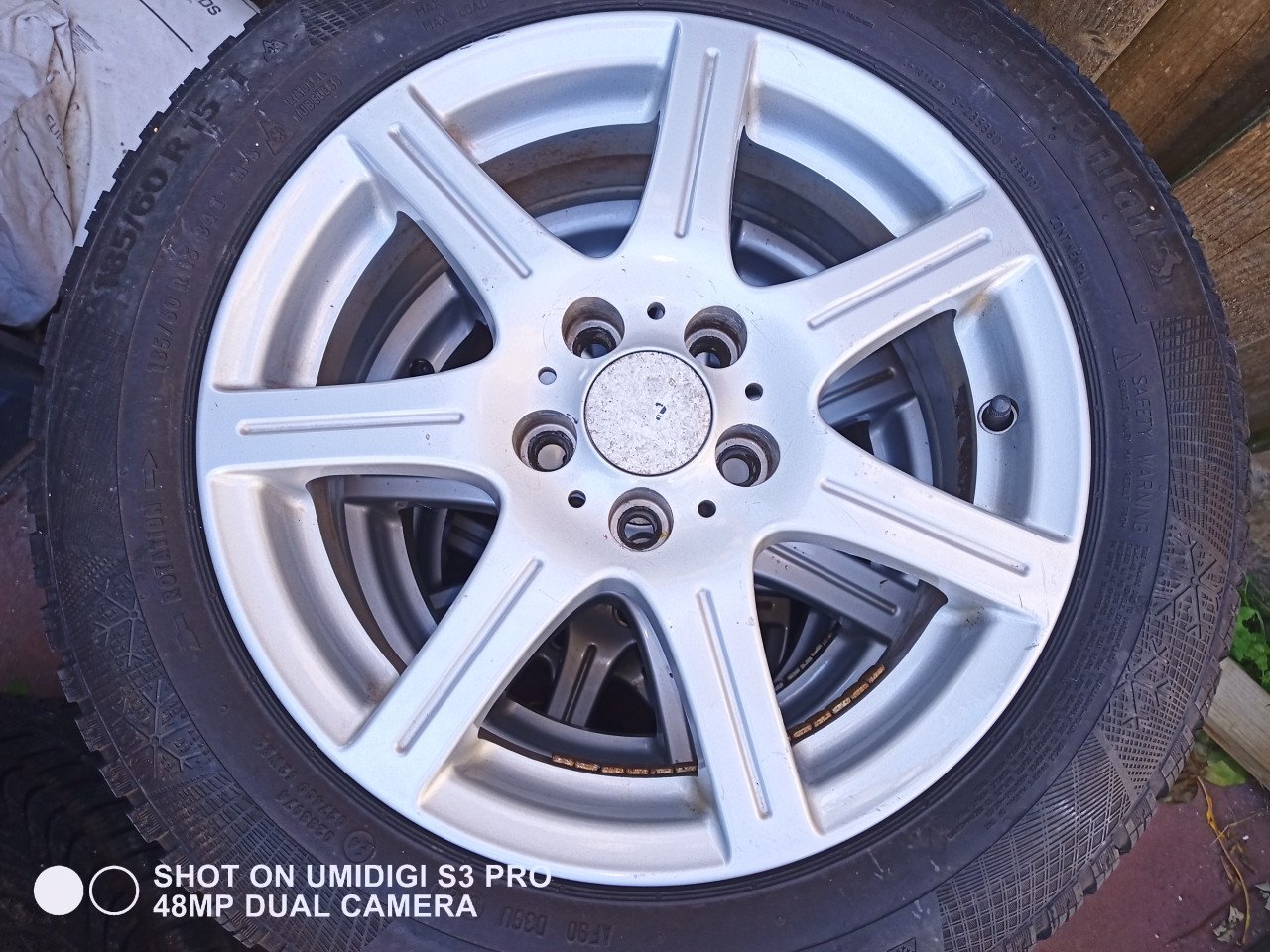 Autobanden met velg