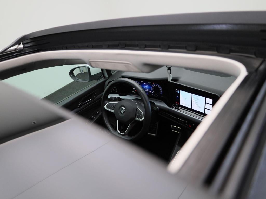 Volkswagen Golf 1.0 etsi life | automaat | panorama dak | virtual cockpit |