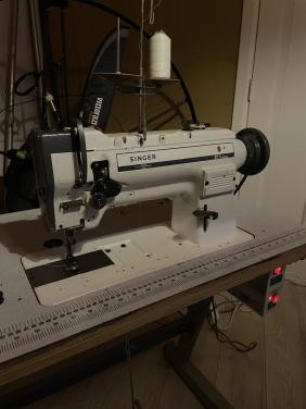 Industrie naaimachine Singer 211