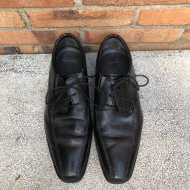 Clarks maat 8 is 42.