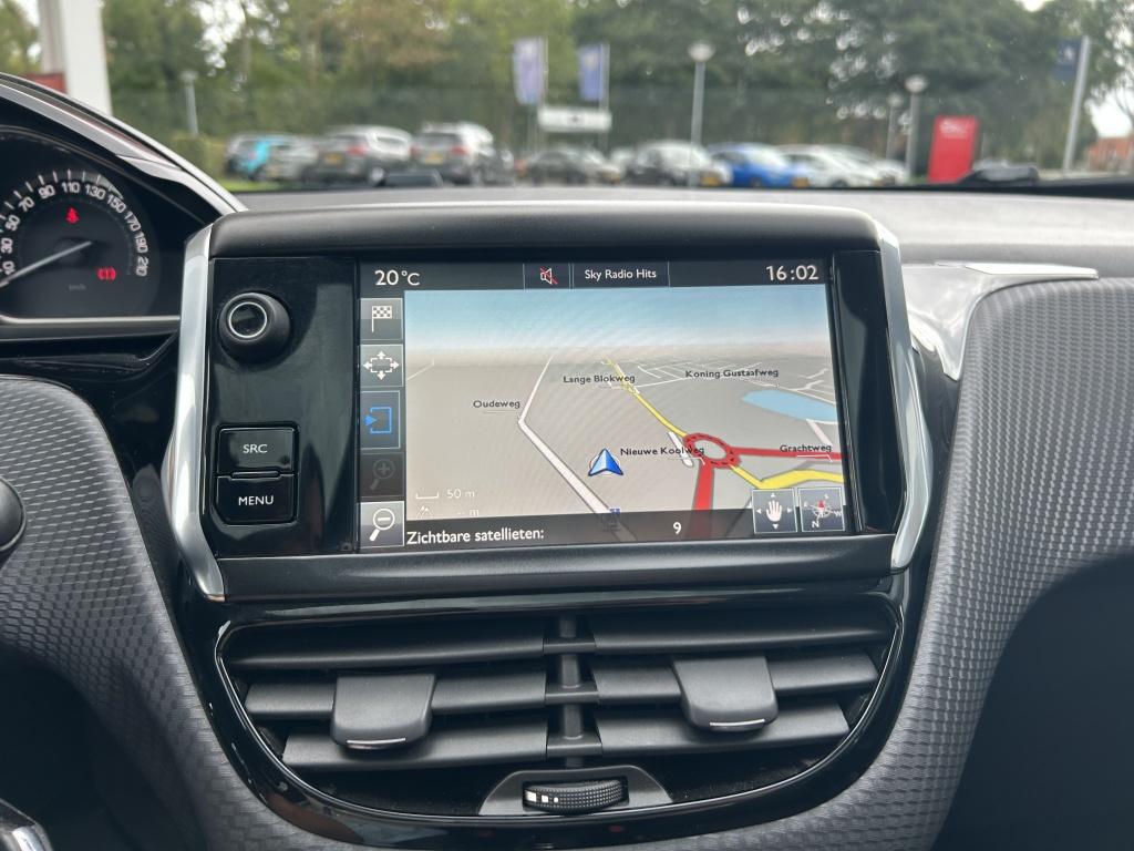 Peugeot 208 1.2 puretech 110pk 5d roland garros apple carplay | navigatie |